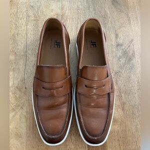 Like New Men’s Size 8.5 JF Ferrar Loafers